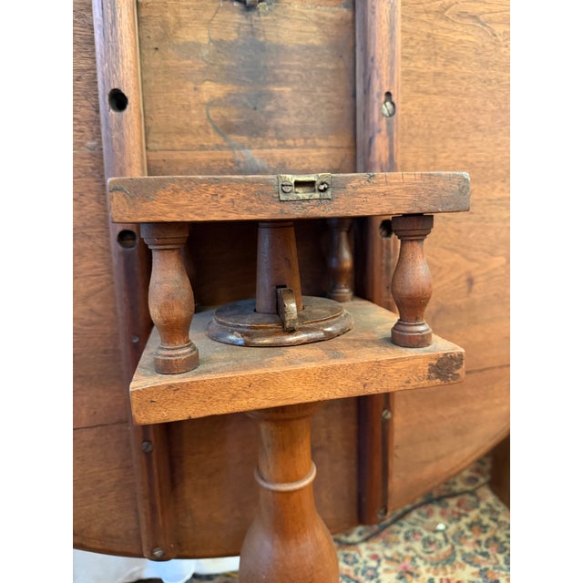 Queen Anne Chippendale or Queen Anne Antique Walnut Tilt Top Table 18th Century For Sale - Image 3 of 8