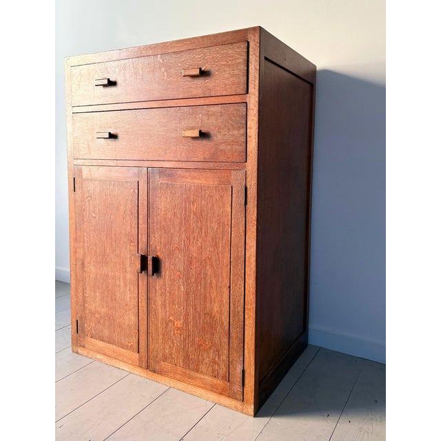 Chest of Drawers in Limed Oak from Heals of London, Britain, 1930s For Sale - Image 4 of 12