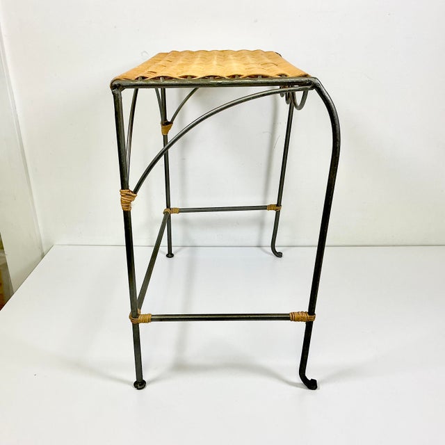 1970s Vintage Boho Chic Coastal Arts & Crafts Wicker and Steel Side Table. For Sale - Image 10 of 15