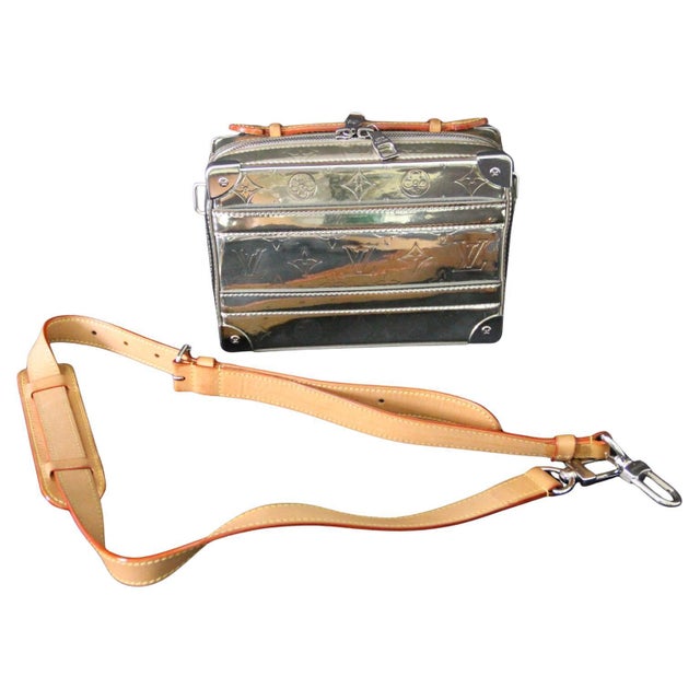 Small Louis Vuitton Silver Mirror Bag by Virgil Abloh, Limited Edition from 2021 For Sale - Image 15 of 15