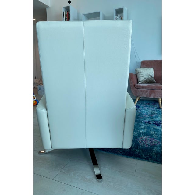Contemporary Room & Board Isaac Recliner in Pesaro Leather – Ivory For Sale - Image 3 of 4