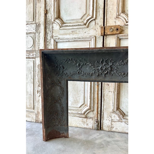 Louis xvi style cast iron fireback or hearth, circa 1880. Beautiful midnight blue patina. Good condition. exterior...