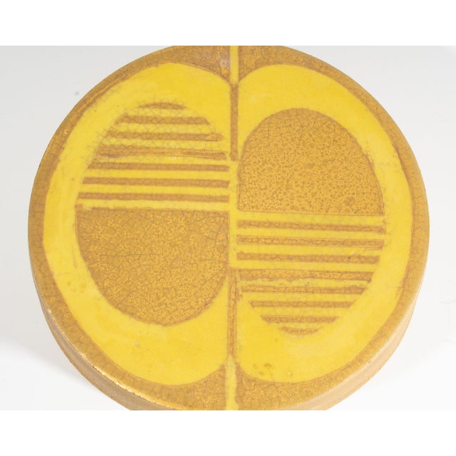 1970s Laura Andreson 1970 Studio Pottery Yellow Round Box For Sale - Image 5 of 10