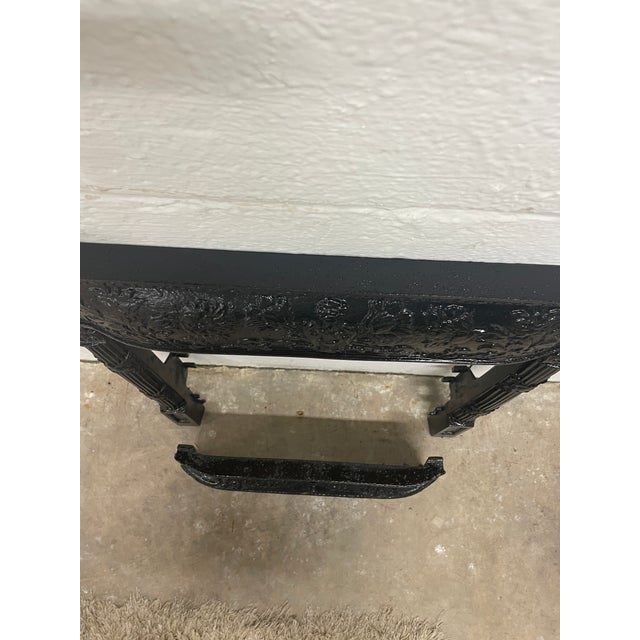 19th-Century Ornate Fluted Cast Iron Fireplace Frame & Summer Grate Assembly For Sale In Mobile - Image 6 of 8