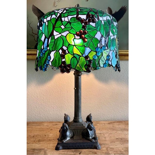 Rare c.1915 Unique Art Glass & Metal Co. Grapevine Leaded Glass Table Lamp With Egyptian Sphinx Bronze Base | Museum Quality For Sale - Image 12 of 18