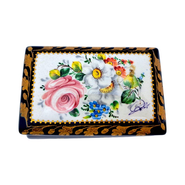 Porcelain Jewelry Box from Sèvres, 1970s For Sale - Image 3 of 8