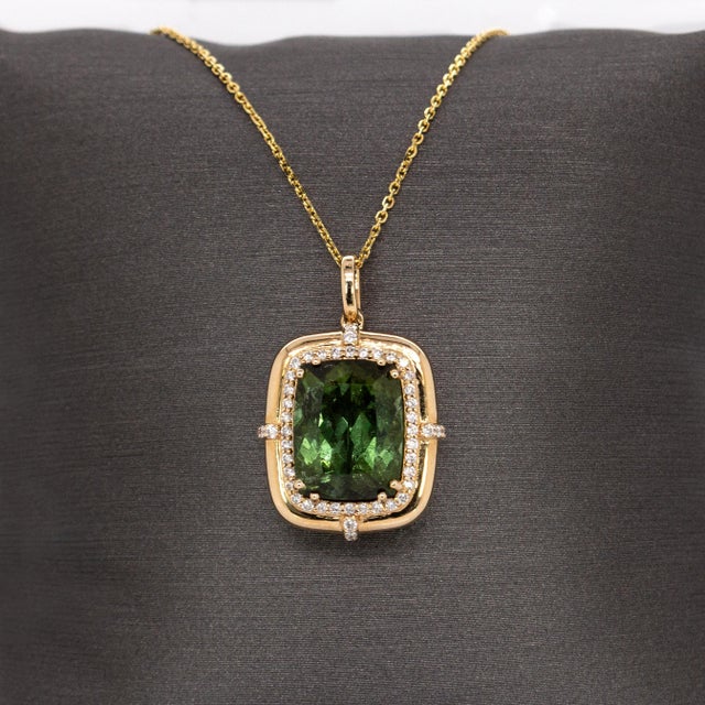 Art Deco 5.6cts Chrome Tourmaline Pendant With Natural Diamond Halo in Solid 14k Gold For Sale - Image 3 of 7