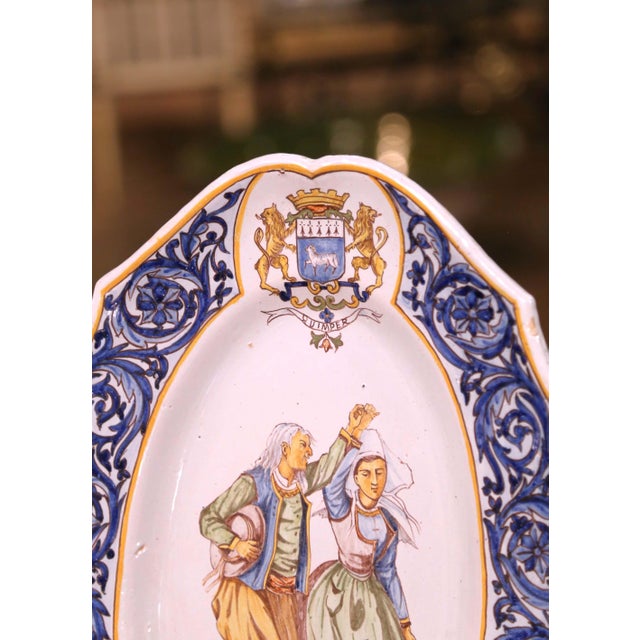 Early 20th Century French Hand-Painted Henriot Quimper Oval Faïence Wall Plaque For Sale - Image 4 of 7