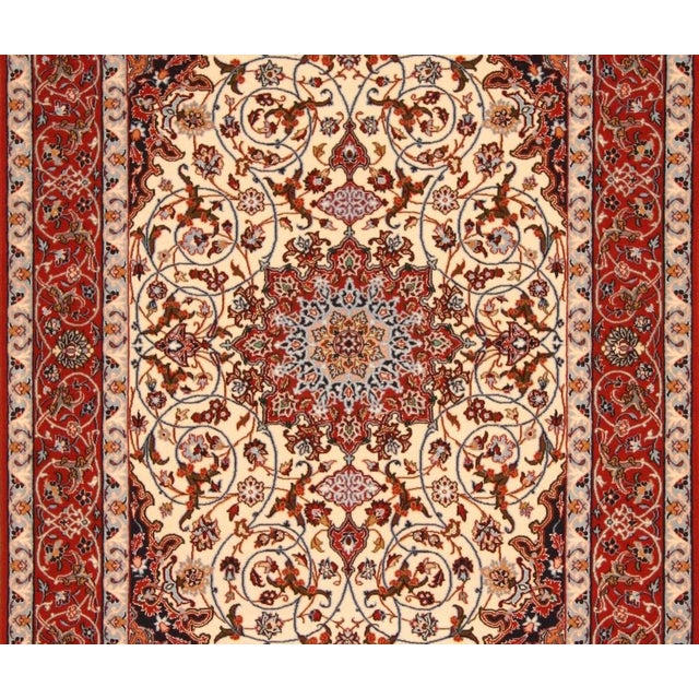 Middle Eastern Rug in Wool For Sale - Image 3 of 11