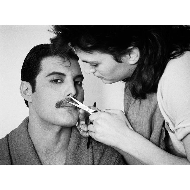 Grooming Freddie 1982: Rock singer Freddie Mercury (Frederick Bulsara, 1946 - 1991), of the popular British group Queen,...
