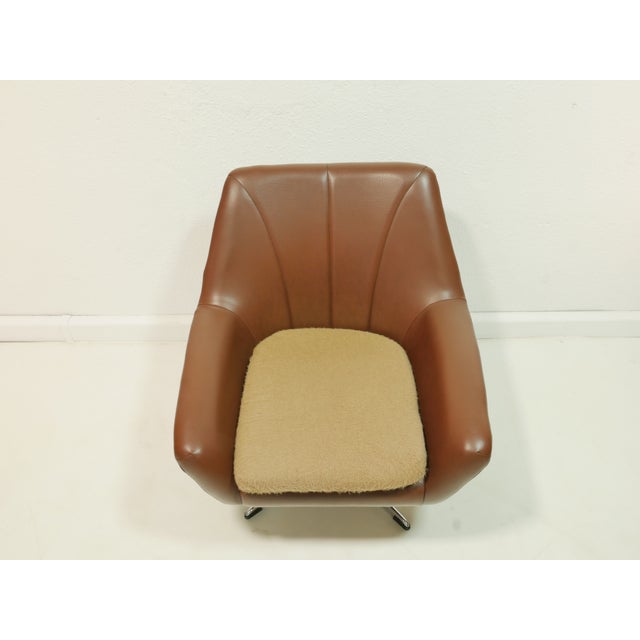 1970s Mid-Century Swivel Chair, 1970s For Sale - Image 5 of 12