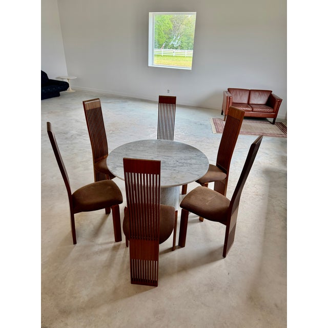 Minimalist Post-Modern Round White Marble Dining Table + Cylindrical (Italy) For Sale - Image 6 of 10