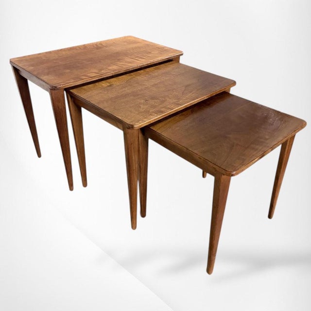 Wood Nesting Tables in Oak and Walnut from Gordon Russell, Set of 3 For Sale - Image 7 of 8