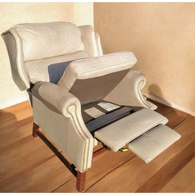 Thomasville Thomasville Full Grain Leather Recliner For Sale - Image 4 of 5