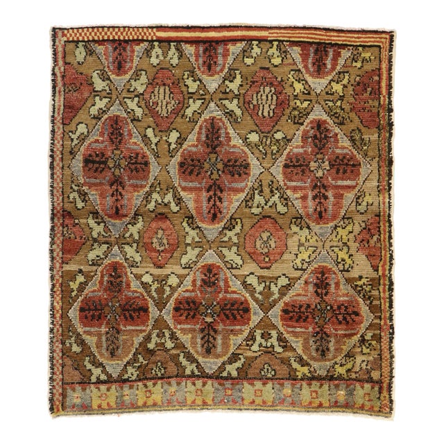 Vintage Turkish Oushak Rug - 04'00 X 04'06 For Sale
