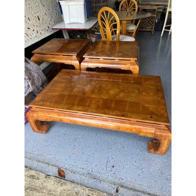 1970s Vintage Henredon / Thomasville Style Burl Wood Ming Coffee Table Set (3-Piece) For Sale - Image 12 of 13