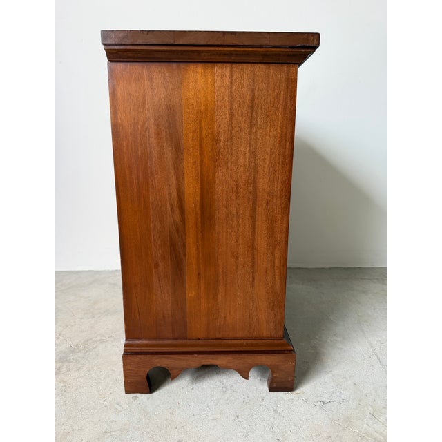 Early 20th Century Chippendale Solid Mahogany 3-Drawer Nightstand For Sale - Image 10 of 12