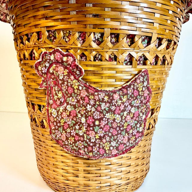 Wood 1980s Vintage Farmhouse Boho Chic Chicken Wicker Wastebasket With Calico Fabric Liner. For Sale - Image 7 of 11