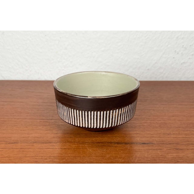 Ceramic Mid-Century Modern Danish Studio Pottery Minimalist Plates and Bowl from Einar Helleroe, 1960s, Set of 3 For Sale - Image 7 of 18