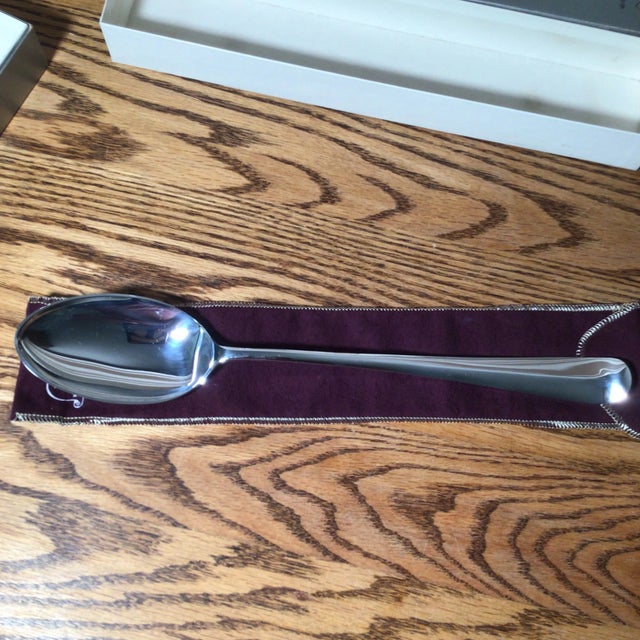 Silver Georgian Style Pierced Serving Spoon and Georgian Style Solid Serving Spoon Georgian Style Silver Plated - A Pair For Sale - Image 8 of 13