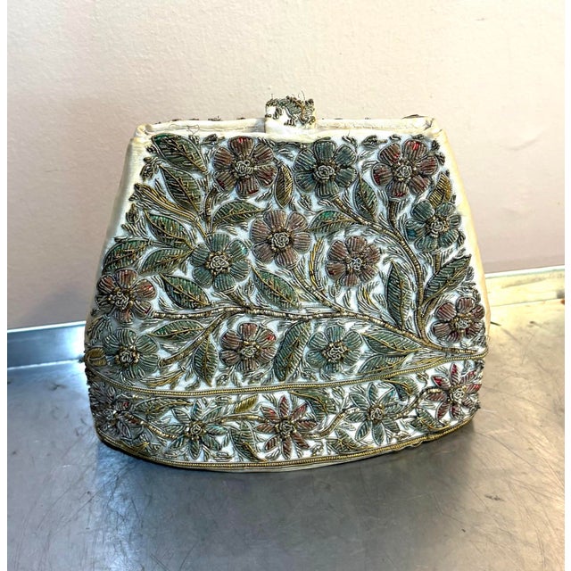 Cream Silk Beaded 1920s-30s Evening Purse W/ Matching Glasses Case For Sale - Image 6 of 8