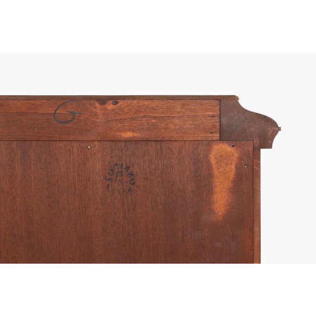 French Louis XV Style Corner Display Cabinet with Arched Glass, 1950 For Sale - Image 16 of 17