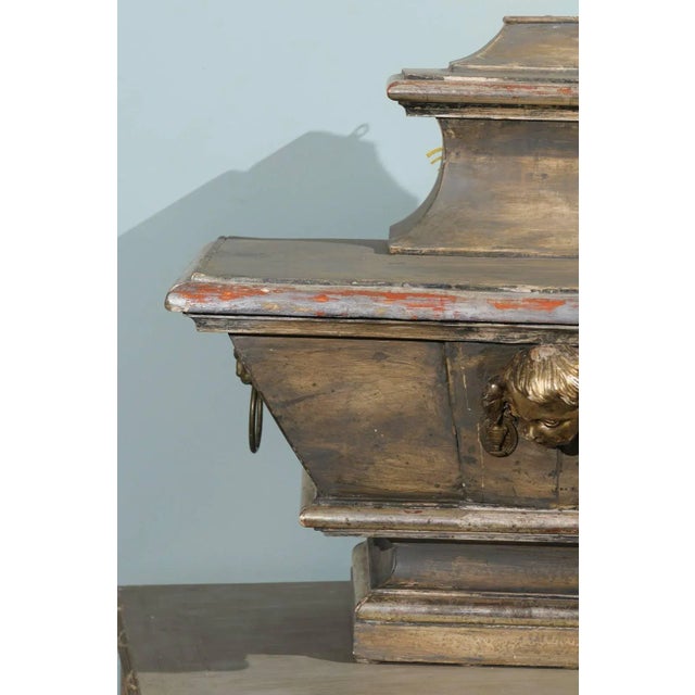 Shabby Chic Italian 19th Century Painted and Gilded Wooden Reliquary With Angel Face For Sale - Image 3 of 9