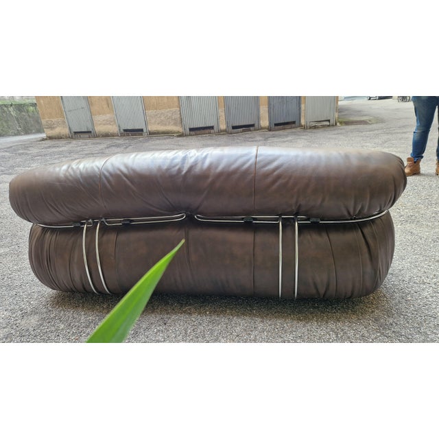 Cassina Soriana 2-Seater Sofa in Brown Leather by Afra and Tobia Scarpa for Cassina, 1960s For Sale - Image 4 of 18