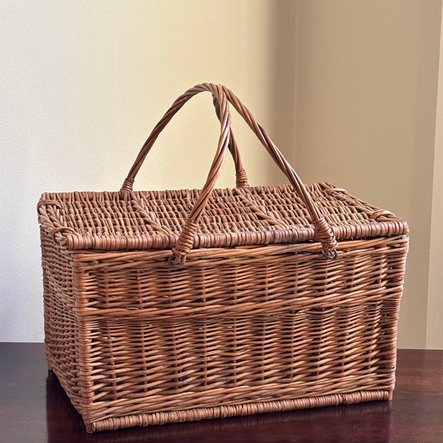 Mid-20th Century French Country-Style Picnic Basket For Sale - Image 13 of 16