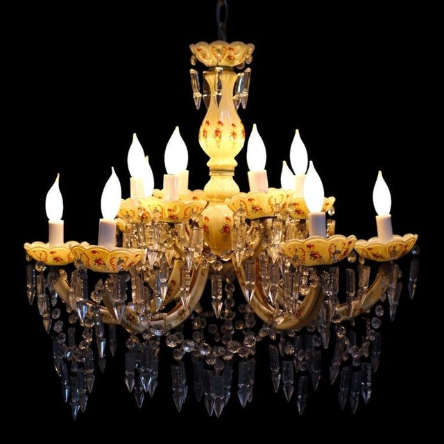 1940s Italian Capodimonte Style Crystal & Hand Painted Porcelain & Glass 12-Light Chandelier For Sale - Image 9 of 11