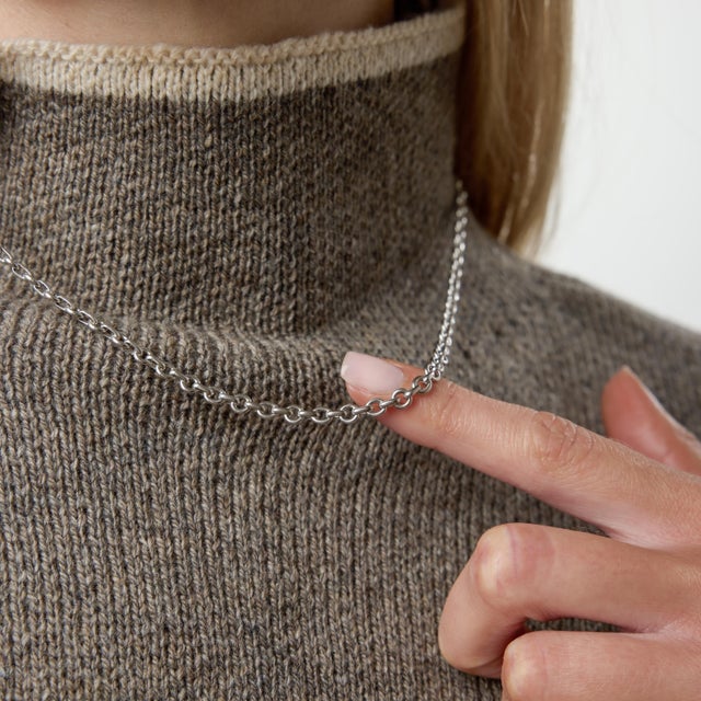 A refined expression of Parisian luxury, this vintage Chaumet Paris chain necklace embodies understated elegance and...