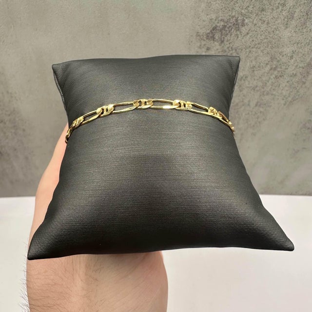 Contemporary 14k Yellow Gold Figaro Mariner Link Bracelet 8.25in 5.4g For Sale - Image 3 of 5
