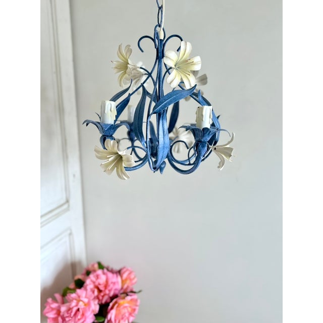 French Blue and White Tole Floral Cage 4-Light Chandelier, 1970s For Sale - Image 9 of 15