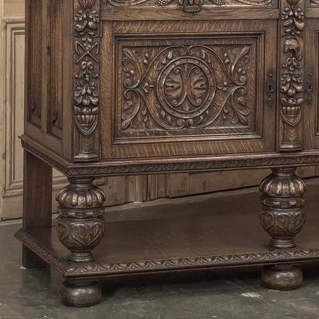 Antique French Renaissance Raised Buffet in Carved Oak For Sale In Dallas - Image 6 of 18