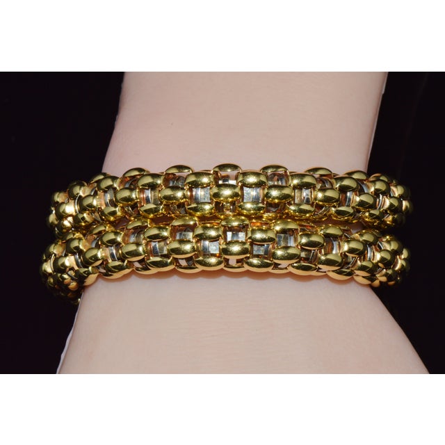 1980s Rare Vintage Fope 18k Gold Double Wrap Twist Snake Bracelet With Amethyst & Peridot For Sale - Image 5 of 15
