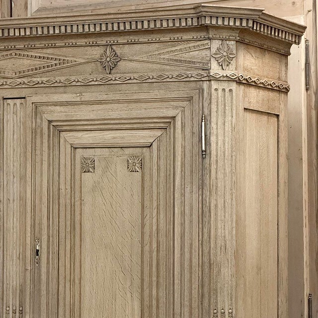 Sand 18th Century Dutch Louis XVI Period Stripped Oak Linen Press For Sale - Image 8 of 18