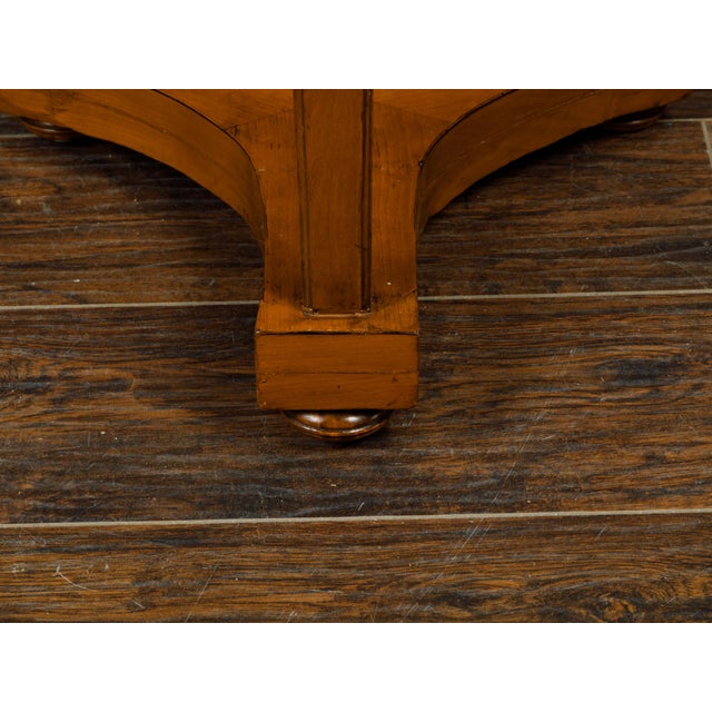 Austrian Biedermeier Period 1840s Walnut Guéridon Table with Ebonized Rim For Sale In Atlanta - Image 6 of 6