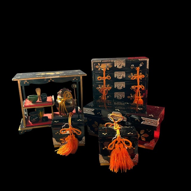 Large Hina Ningyō Emperor & Empress Complete Court Figures, 1980s, Set of 35 For Sale - Image 13 of 18