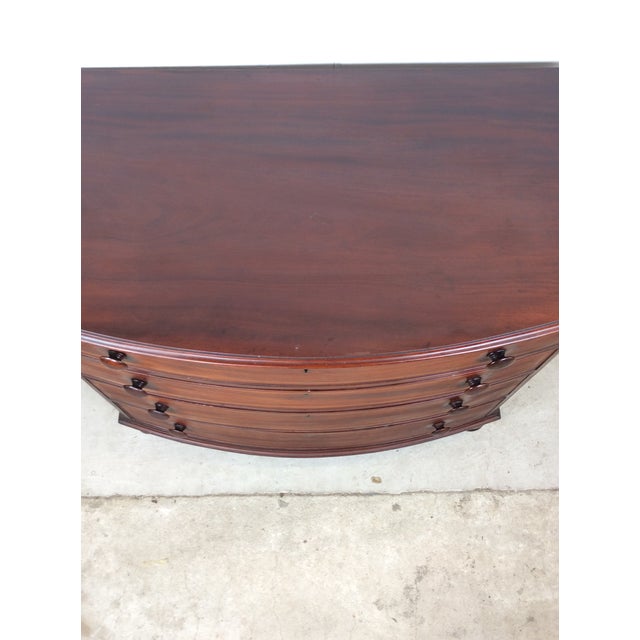 Wood Mid-Atlantic Chippendale Inlaid Mahogany Bow Front Chest of Drawers For Sale - Image 7 of 17