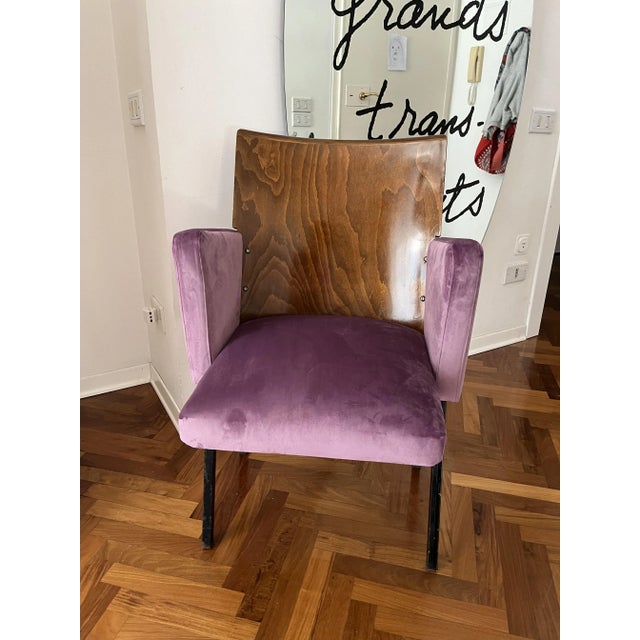Theater armchair lined in mauve velvet. Top 50s design. Good conservative state Solid and functional Measures 50 x 50 cm...