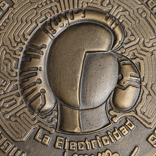 1980s Miguel Berrocal, Opus 294 Medal, La Mecánica Electricidad Gijón, 1982, Bronze For Sale - Image 5 of 7