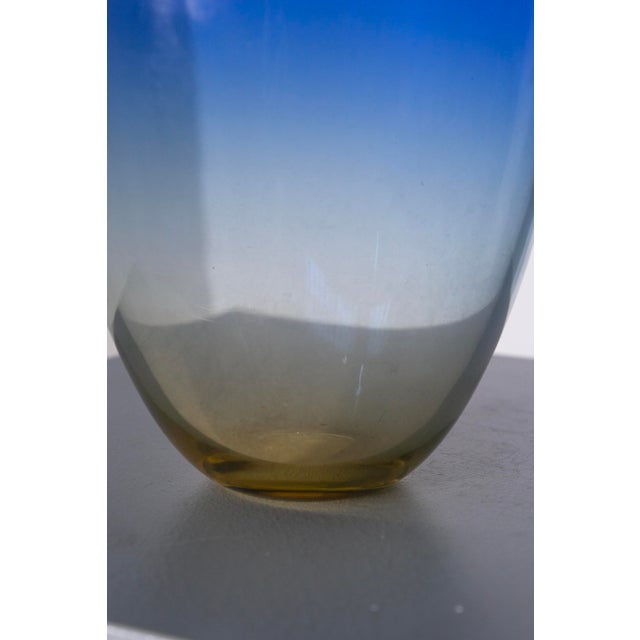 1990s Large Postmodern Blue Murano Vase from Alfredo Barbini, 1990s For Sale - Image 5 of 7