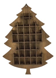 Example of American Classical Wall-Mounted Shelving