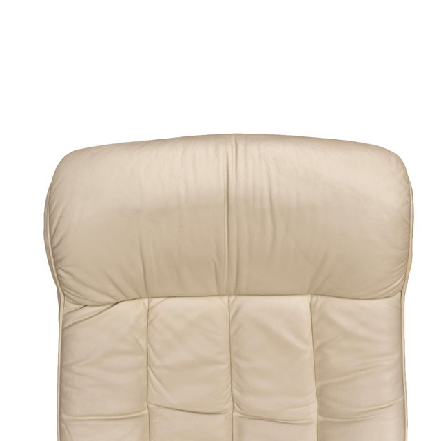 1990s Ekornes Stressless Recliner Chair Cream Leather Chrome Base Medium Norway For Sale - Image 14 of 16