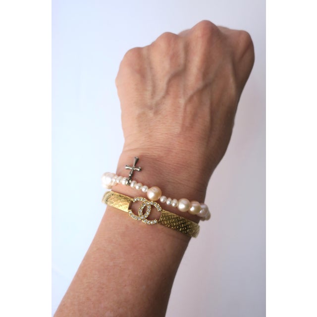 Natural Freshwater Pearl and Sterling Silver Cross Bracelet For Sale In New York - Image 6 of 9