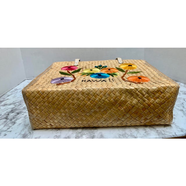Folk Art Vintage Midcentury Hawaiian Souvenir Basket Tote Bag For Sale - Image 3 of 8
