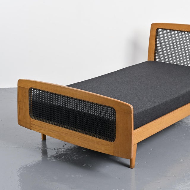 Wood Single Bed by Roger Landault for Ligne Roset, France, 1965 For Sale - Image 7 of 15