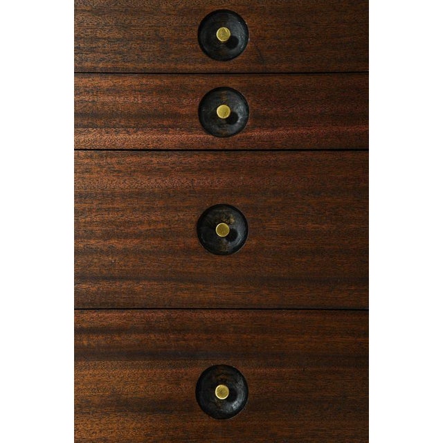 Chest of Drawers in Mahogany and Brass from Harvey Probber, 1950s For Sale - Image 3 of 9