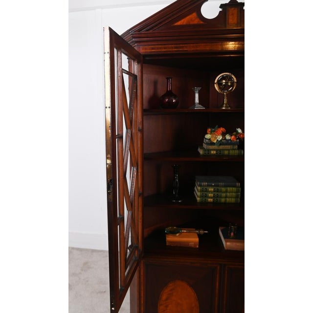 George III Mahogany Corner Display Cabinet, 1820s For Sale - Image 6 of 13