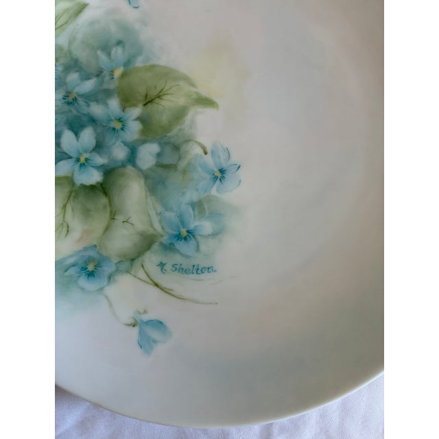Vintage Hand-Painted Floral Plates Signed by Artist – Set of 2 For Sale - Image 9 of 12